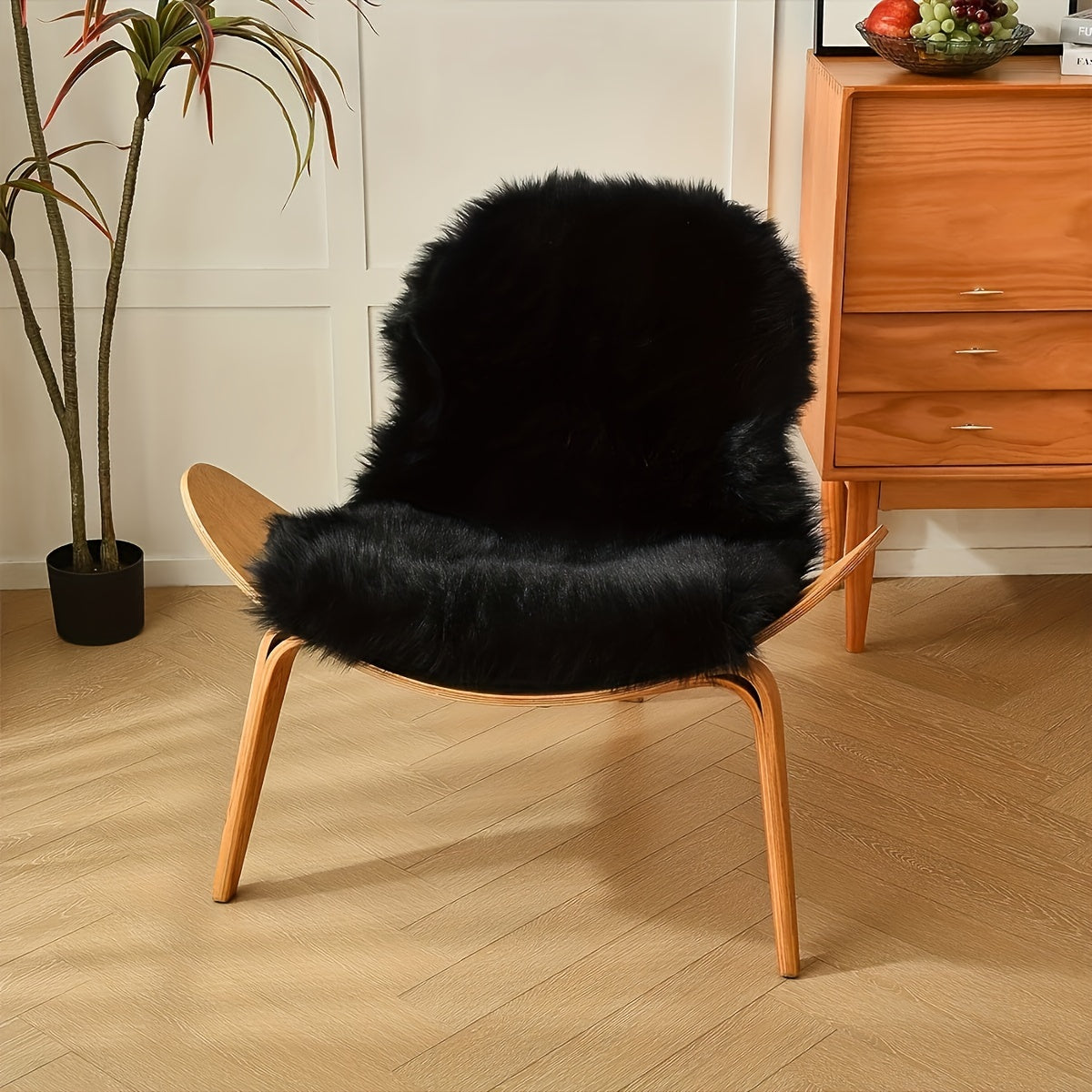 1pc Soft and Fluffy Sheepskin Carpet - Non-slip Artificial Fur Carpet for Bedroom, Living Room and Game Room - Washable and Durable - Very Suitable for Home Decoration and Dormitory