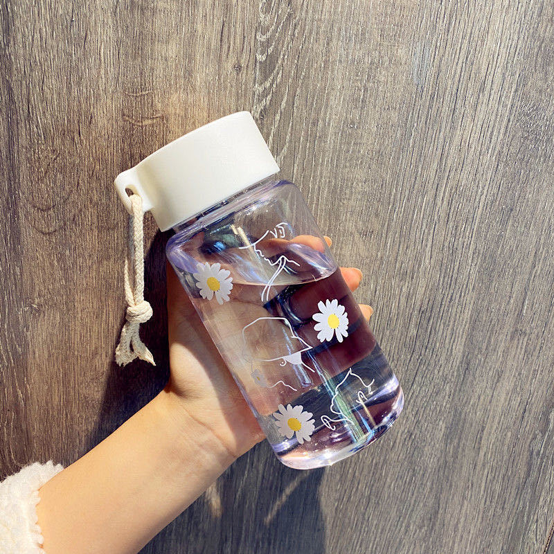1pc Creative Daisy Frosted Plastic Water Bottle - 17.60oz Transparent Gift Bottle for Healthy Hydration