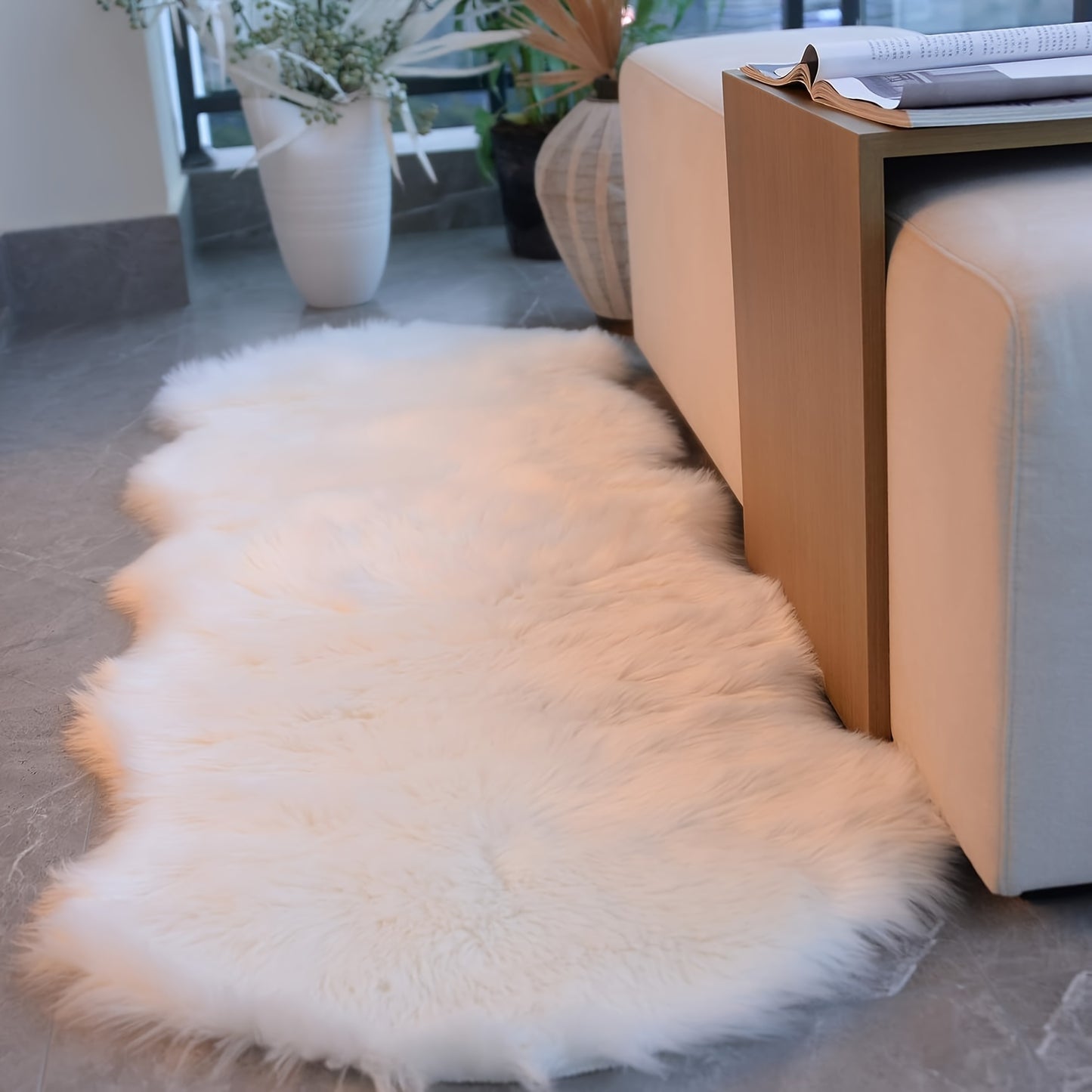 1pc Soft and Fluffy Sheepskin Carpet - Non-slip Artificial Fur Carpet for Bedroom, Living Room and Game Room - Washable and Durable - Very Suitable for Home Decoration and Dormitory