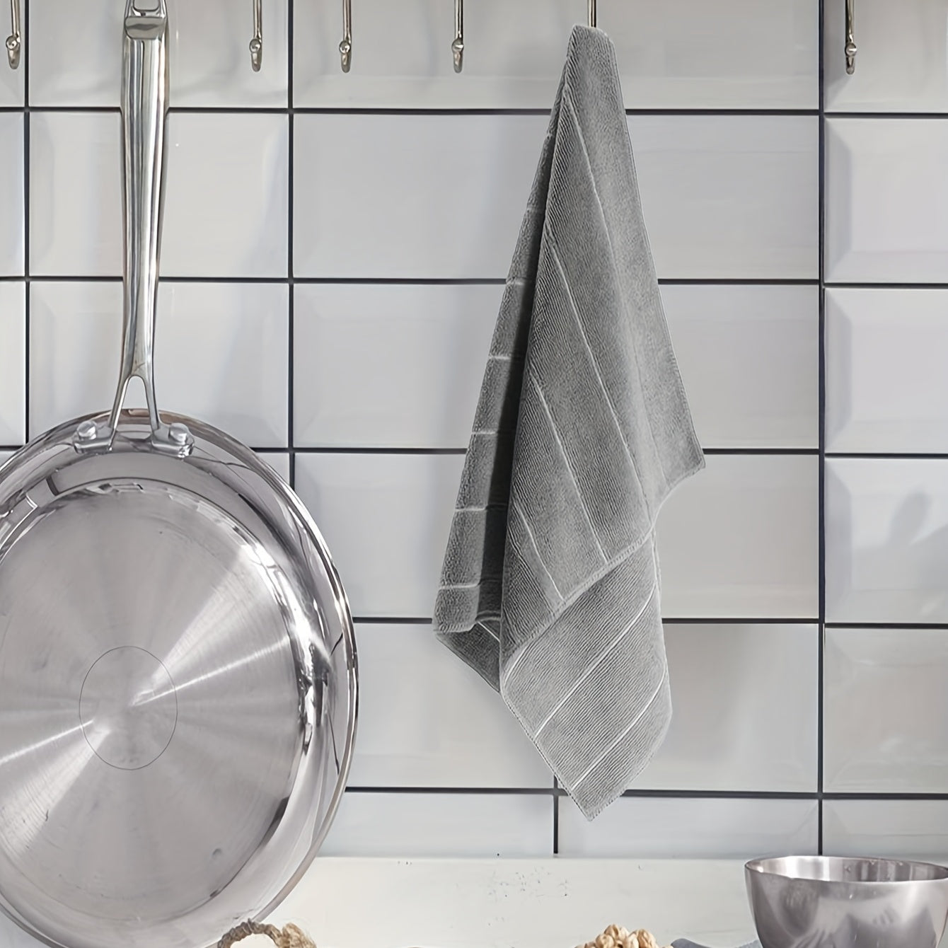 [Super Absorbent Towels] 5pcs HYER KITCHEN Super Absorbent Microfiber Cleaning Towels, Quick-Drying, Striped Gray and White, Multipurpose for Kitchen & Bathroom Use