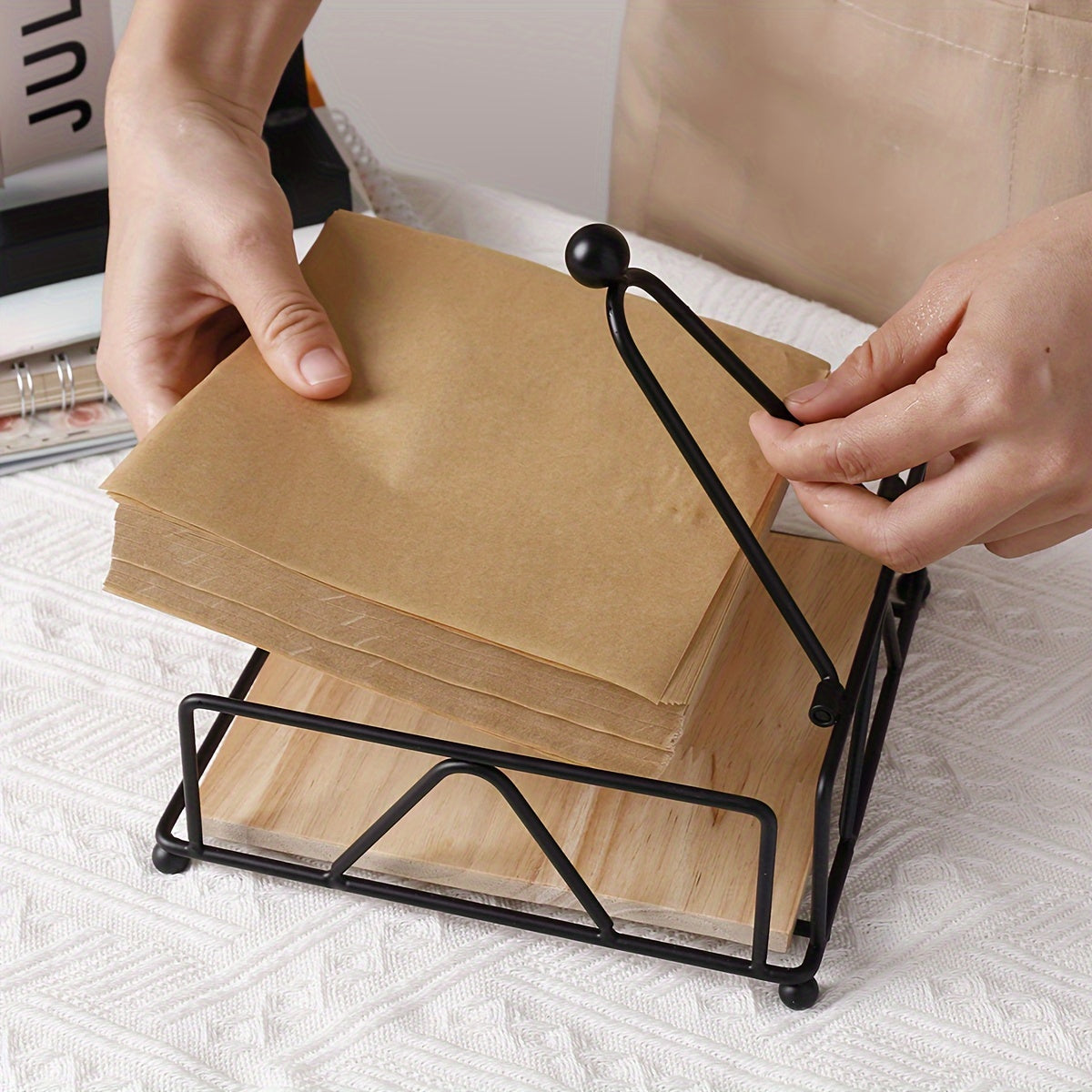 [Metal Napkin Rack] Iron Art Design 1pc Tissue Dispenser - Metal Hollow Napkin Holder for Kitchen Countertop, Dining Table, Home Decoration