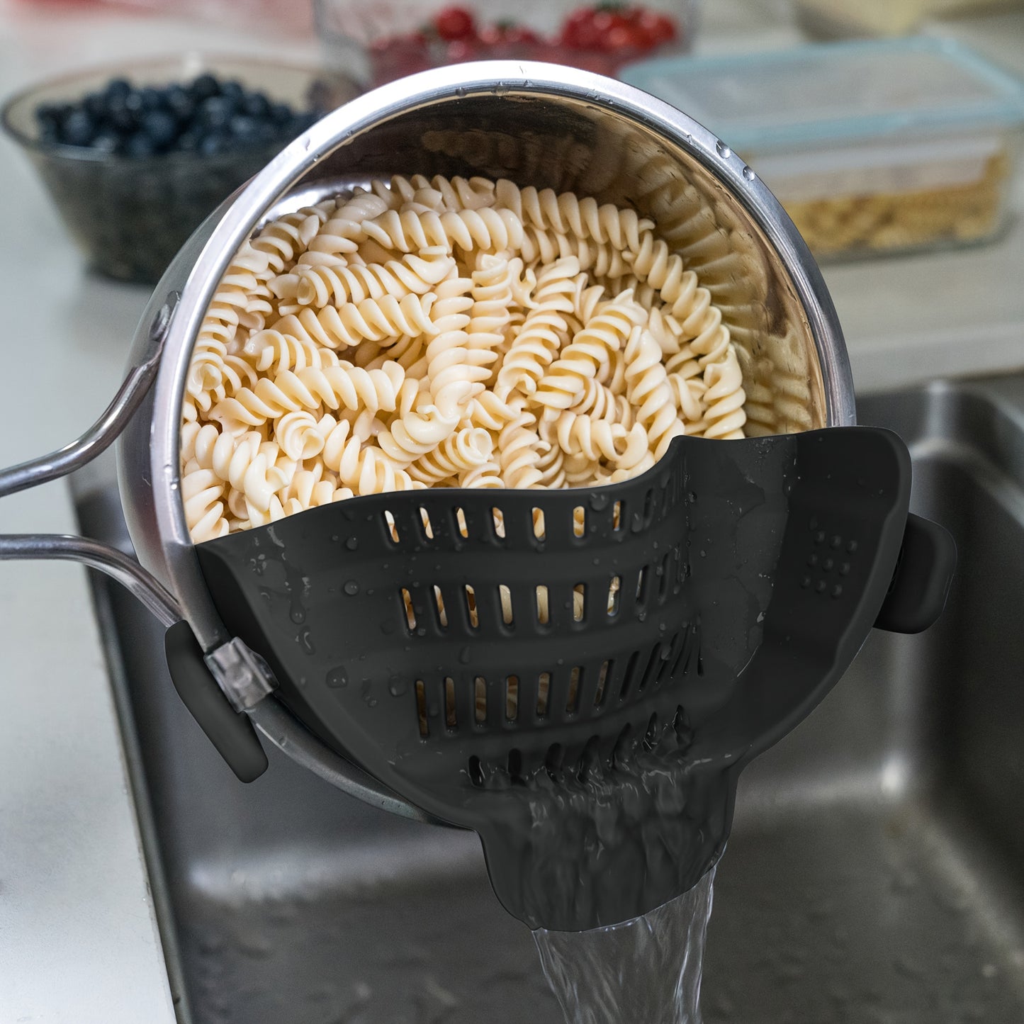 [Clip-On Strainer] 1pc ABERZEY Clip-On Strainer for Pots & Pans - Durable Plastic Kitchen Colander for Pasta, Meat, Vegetables, Fruits - Easy Drainage & Compact Design, Strainer for Pasta, Vegetable Preparation, Modern Kitche