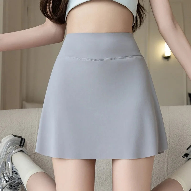 Jupe courte en soie glacée de style estival avec entrejambe pour femme, taille haute, pour le yoga et le sport, style fille épicée, douce et cool, jupe plissée