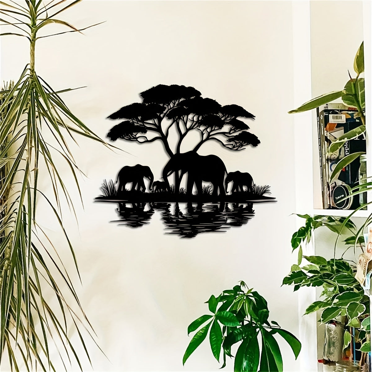 [Elegant Metal Elephant Family] 1pc Elegant Art Deco Metal Elephant Family Wall Art - 15.75"x13.19" Nature-Inspired Animal Silhouette Hanging Ornament - Ideal for Home, Patio, Balcony, and Holiday Decor